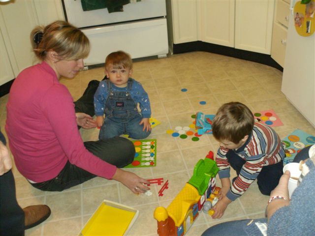 Photo: Shelley Entertains Wyatt and Kaidan (or is it the other way round?)
Photographer: Randy Beaumont