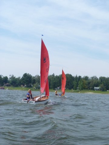 Photo: Heather Tries to Catch Up to Erik's Excellent Start